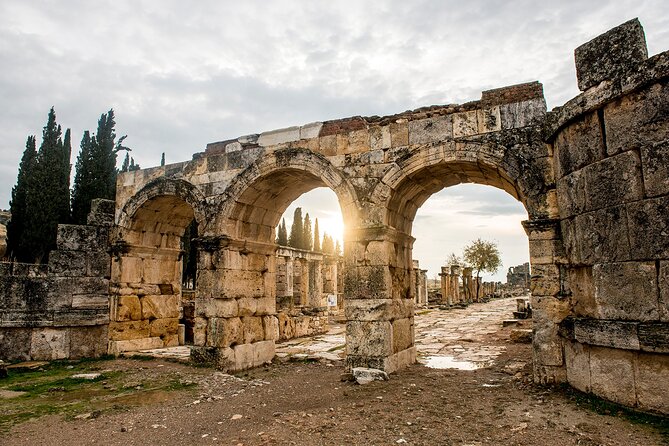 Ancient Ephesus and Pamukkale Tour from-to Kusadasi or Selcuk - Lunch at a local restaurant: why it’s not just a filler