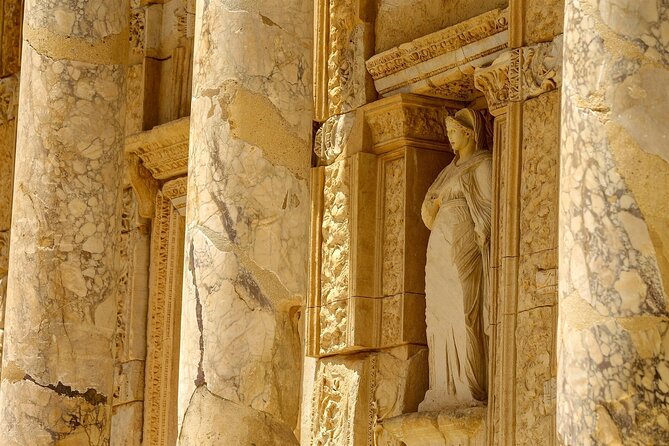 Ephesus and Virgin Mary House Private Tour with Lunch and Pickup - The Big Ephesus Walk: Marble Streets and Major Landmarks