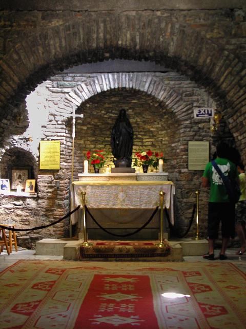 Ephesus: Full-Day Tour from Kusadasi or Izmir - Virgin Mary’s House: a quiet sanctuary after the marble intensity