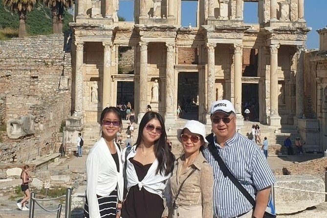 FOR CRUISERS : Ephesus Tour with Lunch - Kuşadası Bazaar and Pigeon Island Castle: the easy finish by the sea