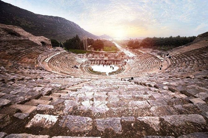 FOR CRUISERS: PRIVATE EPHESUS TOUR INCLUDES ENTRY FEES & Lunch - Meeting your guide at Kusadasi Port without stress