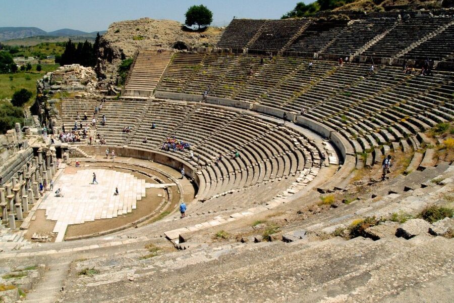 From Istanbul: 2-Day Ephesus, Pamukkale, & Hierapolis Tour - Why this Ephesus to Pamukkale loop makes sense in 2 days