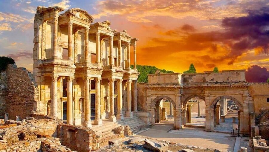 From Kusadasi: Full Day Private or Small Group Ephesus Tour - House of the Virgin Mary: a calmer start with a big mood shift