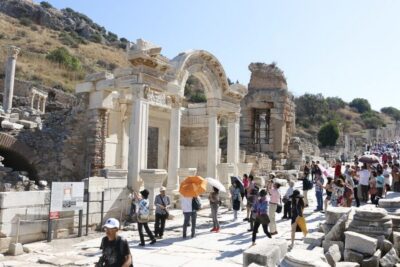 From Kusadasi or Selcuk: Full-Day Ephesus Tour with Lunch