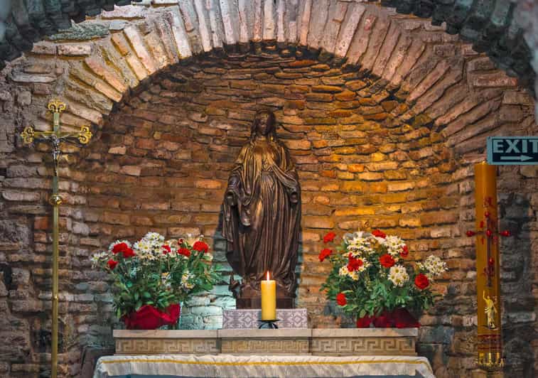 Guided Icmeler Ephesus Tour w/ Breakfast & Lunch - Pickup, breakfast, and the comfortable bus ride you will thank yourself for