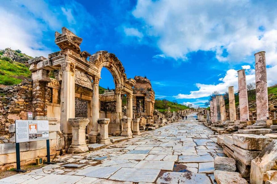 Kusadasi: Ephesus Private Tour for Cruise Guests - Selcuk Lunch and Carpet Village Time: Food, Stops, and What to Expect