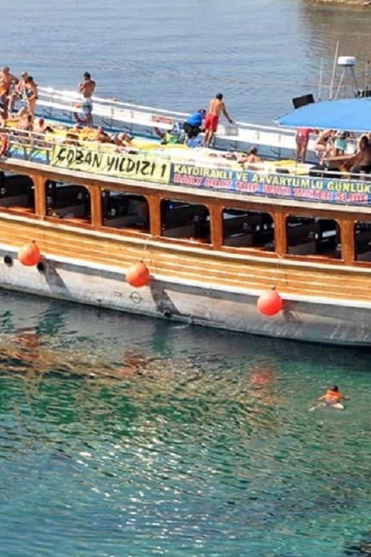 Kusadasi: Full–Day Boat Trip with Lunch - Beach time to sunbathe and reset