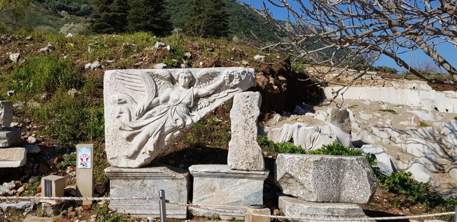 Kusadasi Port: All Inclusive Ephesus Tour (Skip-The-Line) - Selcuk Lunch Break and the Rug and Silk Stop