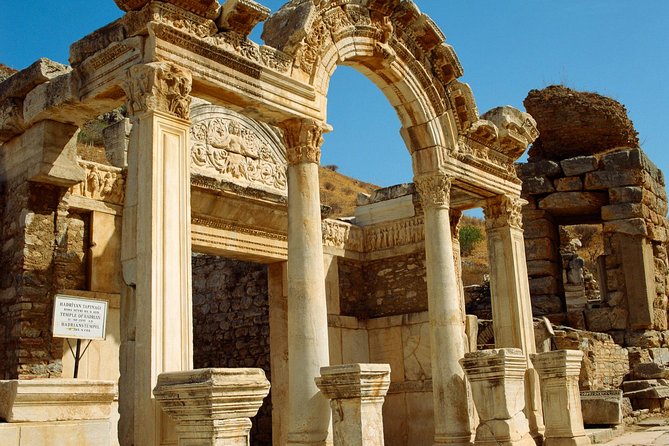 Kusadasi Shore Excursion: Private Full-Day Tour to Ephesus, Didyma and Miletus - Getting From Kusadasi Port to the Archaeology Belt