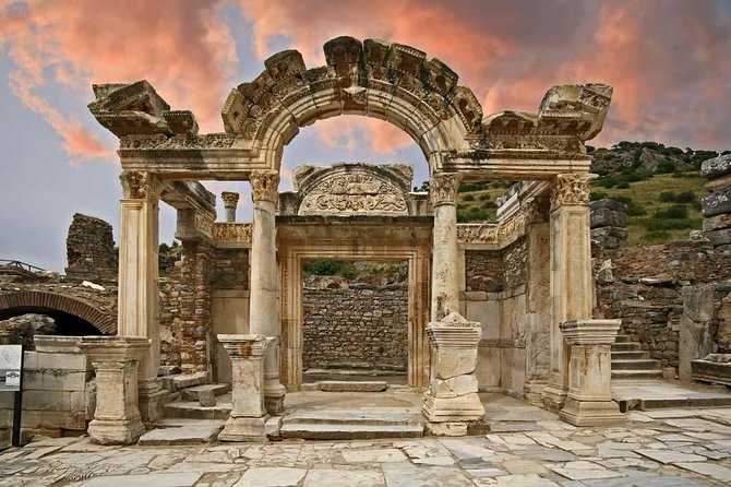 Private Ephesus &The Mary's House Tour for Cruisers(skip theline) - Lunch Included: This Is Where the Day Resets