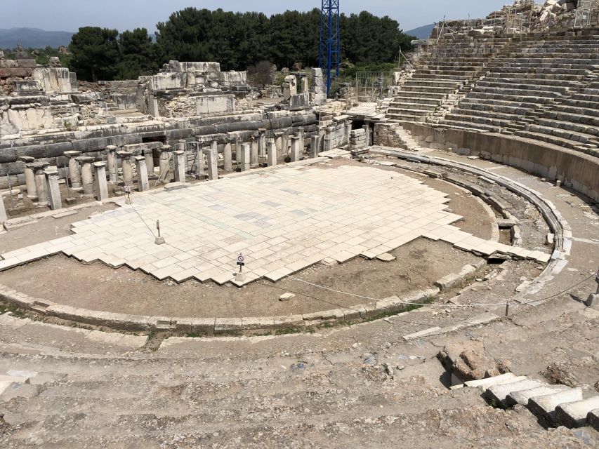 Private Ephesus tour for Cruise Guests w/SkipTheLineTickets - Entering Ephesus: The Second-Largest Roman City on Foot
