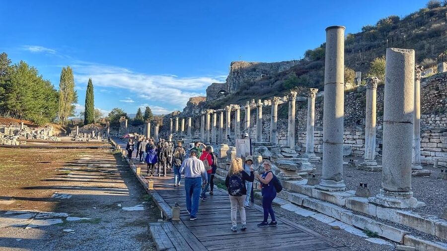 Private Ephesus Tour for Cruise Guests - Meeting your guide and skipping the line without the stress