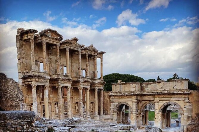 Private PANORAMIC Ephesus & Surroundings - Virgin Mary Statue viewpoint: quick photos, big payoff