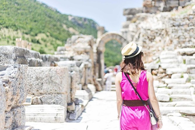 Private Van for Ephesus Tour from Kusadasi Port - Lunch, bottled water, and the comfort factor on a cruise day