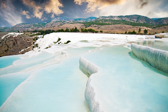 Shore Excursion: Private Pamukkale Tour From Kusadasi Port - First stop on your white terraces: Pamukkale Thermal Pools, time to walk barefoot