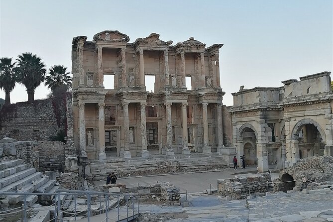 Small Group(MAX 12)EPHESUS&HOUSE OF VIRGIN MARRY TOUR FORCRUISERS - Stop 4: Selçuk Break for Local Food and Quick Shopping